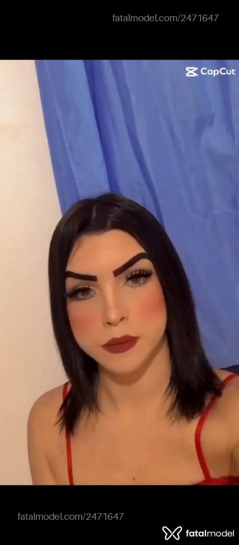 Acompanhante mulher trans com cabelo castanho de olhos verdes em Virtual - Luanny Moura