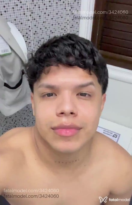 Acompanhante homem morena (o) de olhos pretos - Manauara
