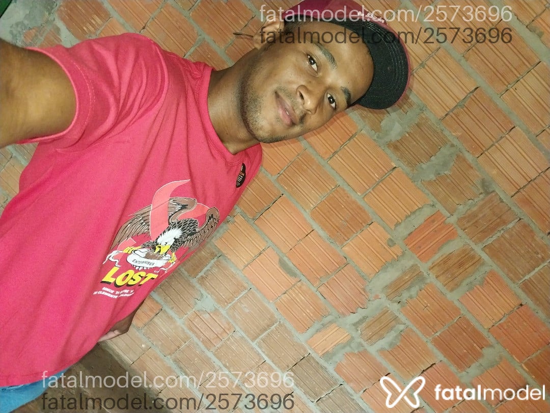 Acompanhante homem com cabelo castanho de olhos castanhos em Carapicuíba Acompanhante homem com cabelo castanho de olhos castanhos em Carapicuíba - Nathan Baiano