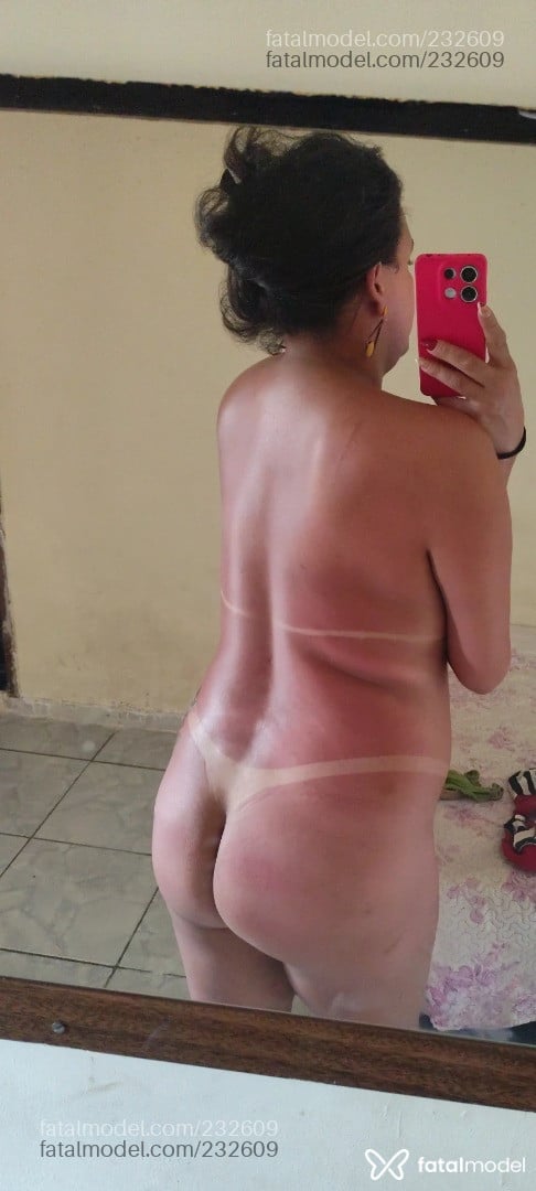 Acompanhante mulher trans com cabelo castanho de olhos castanhos em Campos dos Goytacazes - Mell Oliveira