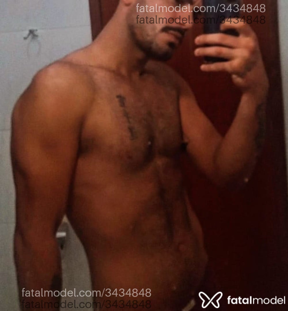 Acompanhante homem com cabelo castanho de olhos castanhos em Florianópolis Acompanhante homem com cabelo castanho de olhos castanhos em Florianópolis - Marcos