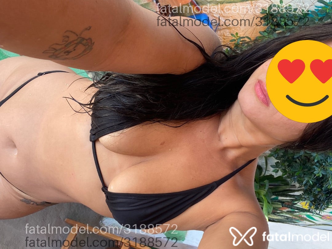 Acompanhante mulher morena (o) de olhos pretos - Mila Acompanhante mulher morena (o) de olhos pretos - Mila
