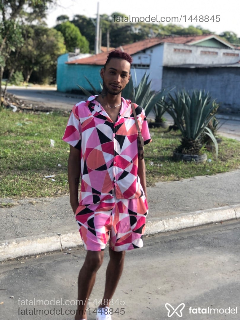 Acompanhante homem morena (o) de olhos pretos em São José dos Campos - Gatopreto
