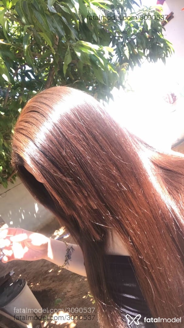 Acompanhante mulher trans com cabelo castanho de olhos mel em Cajazeiras - Lua Negra