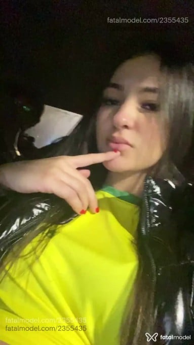 Acompanhante mulher com cabelo castanho de olhos castanhos - Sophia