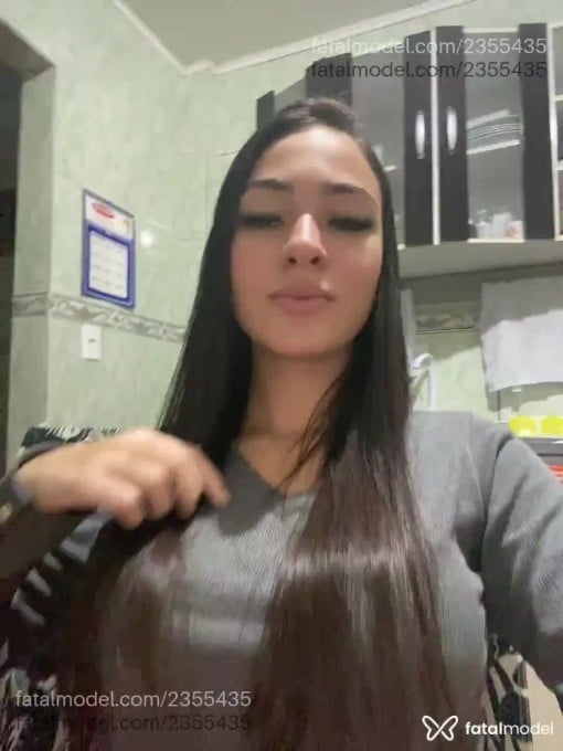 Acompanhante mulher com cabelo castanho de olhos castanhos - Sophia