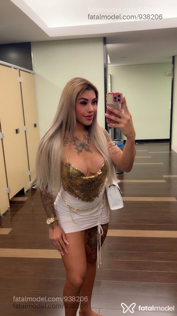 Acompanhante travesti loira (o) de olhos castanhos em Londrina Acompanhante travesti loira (o) de olhos castanhos em Londrina - Daffiny Ruz