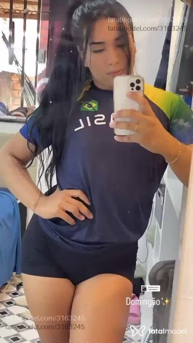 Acompanhante mulher trans morena (o) de olhos castanhos - Luiza Acompanhante mulher trans morena (o) de olhos castanhos - Luiza