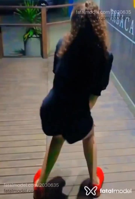 Acompanhante mulher loira (o) de olhos azuis em Penha Acompanhante mulher loira (o) de olhos azuis em Penha - Jade Menezzes