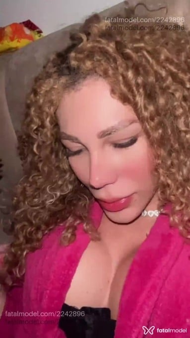 Acompanhante mulher trans loira (o) de olhos castanhos em Cascavel - Priscila