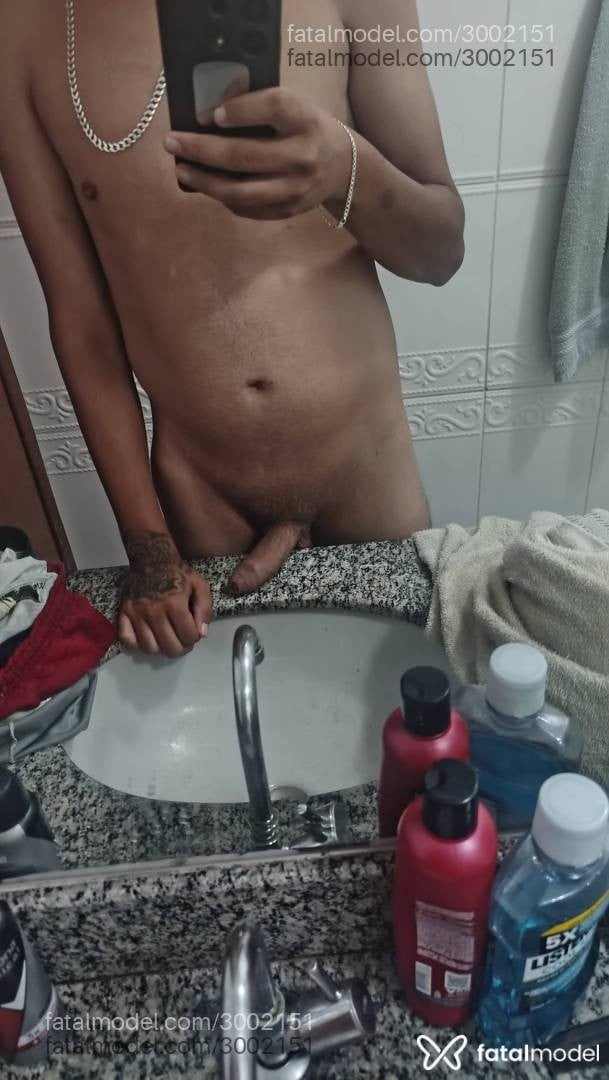 Acompanhante homem com cabelo castanho de olhos castanhos em Uberlândia Acompanhante homem com cabelo castanho de olhos castanhos em Uberlândia - Mario