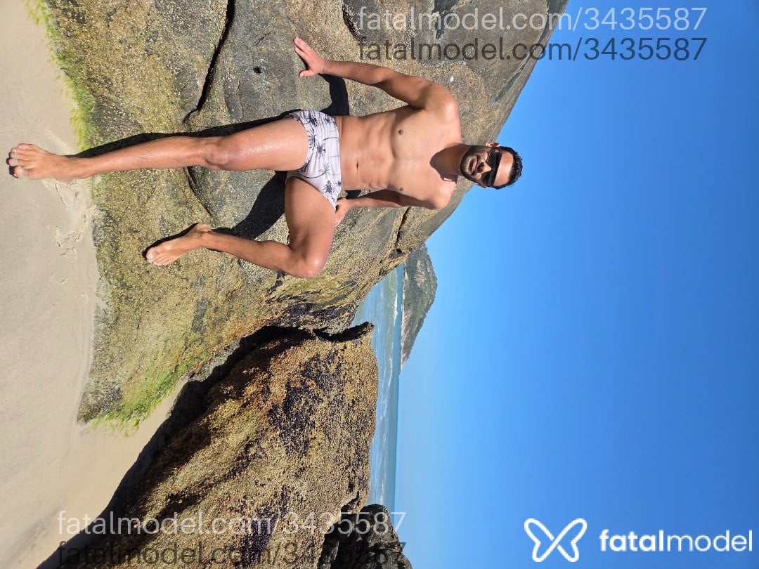 Acompanhante homem morena (o) de olhos castanhos em Rio de Janeiro - Tom Elis