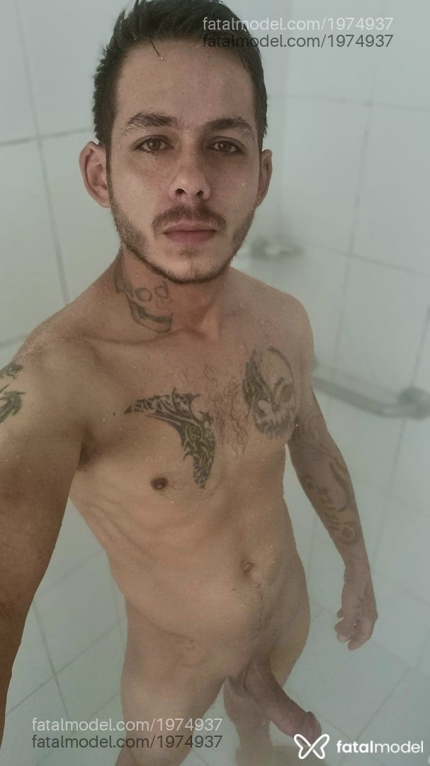 Acompanhante homem com cabelo castanho de olhos verdes em Santa Cruz do Sul - Sandro alves