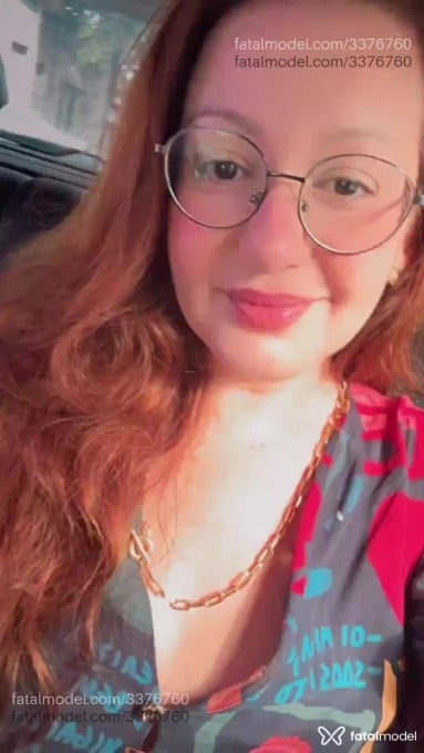 Acompanhante mulher ruiva (o) de olhos castanhos - Laura Botino