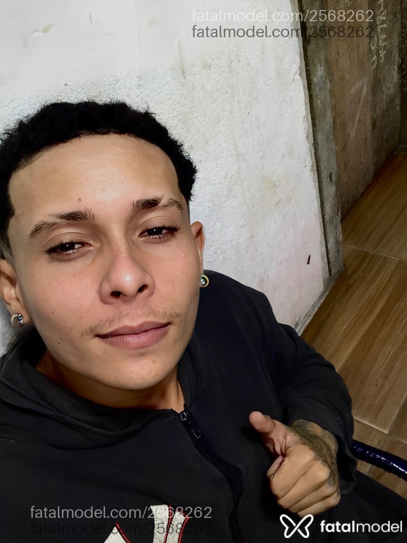 Acompanhante homem loira (o) de olhos castanhos - Lodarque Acompanhante homem loira (o) de olhos castanhos - Lodarque