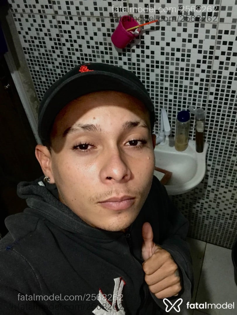 Acompanhante homem loira (o) de olhos castanhos - Lodarque Acompanhante homem loira (o) de olhos castanhos - Lodarque