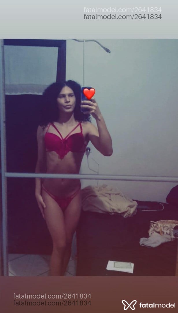 Acompanhante mulher trans morena (o) de olhos castanhos - Cris Acompanhante mulher trans morena (o) de olhos castanhos - Cris