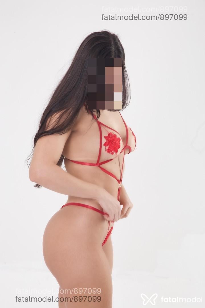 Acompanhante mulher com cabelo castanho de olhos castanhos em Goiânia - Thaís
