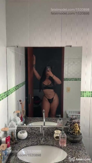 Acompanhante mulher morena (o) de olhos pretos em Araxá Acompanhante mulher morena (o) de olhos pretos em Araxá - Dany Ferrary