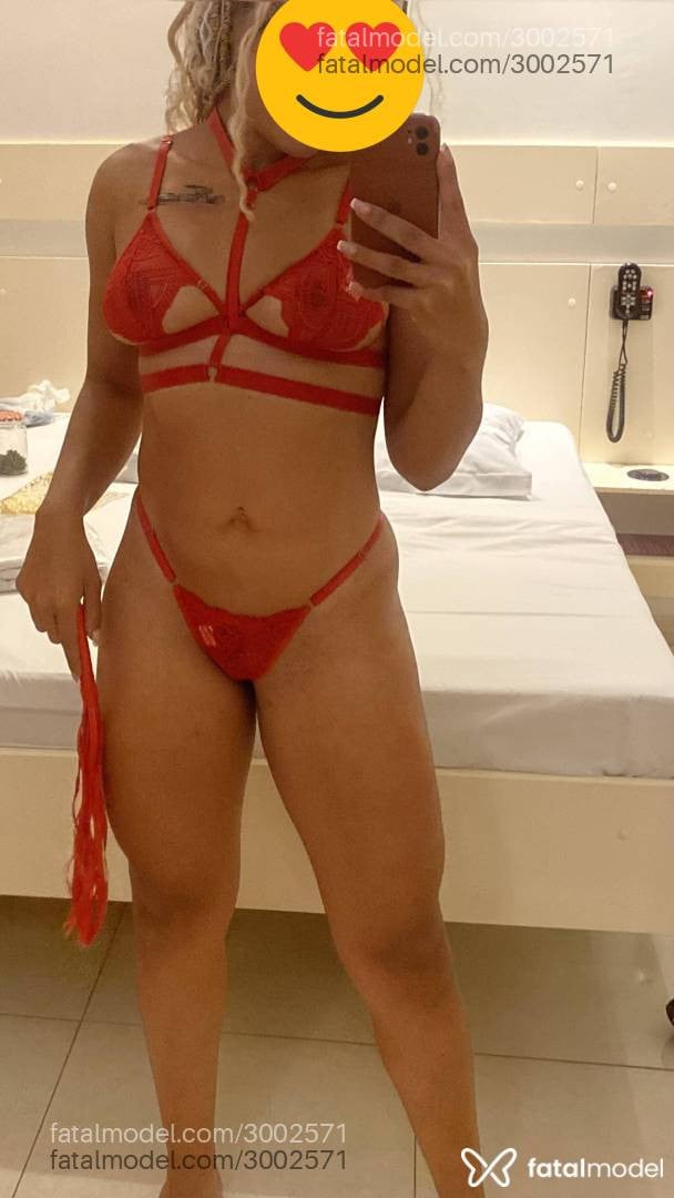 Acompanhante mulher morena (o) de olhos castanhos - Raphaela