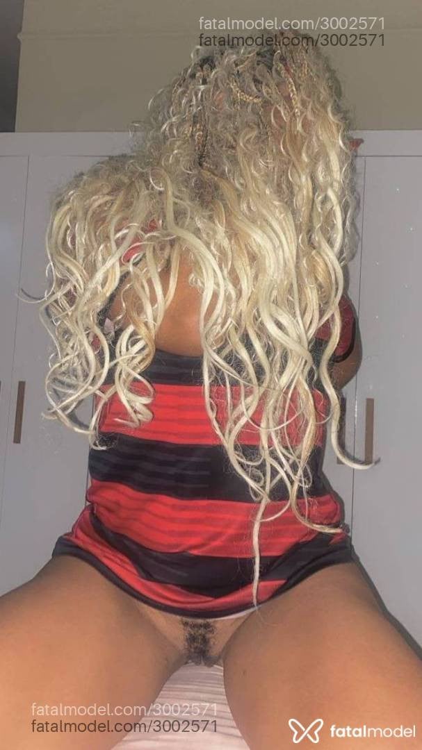 Acompanhante mulher morena (o) de olhos castanhos - Raphaela
