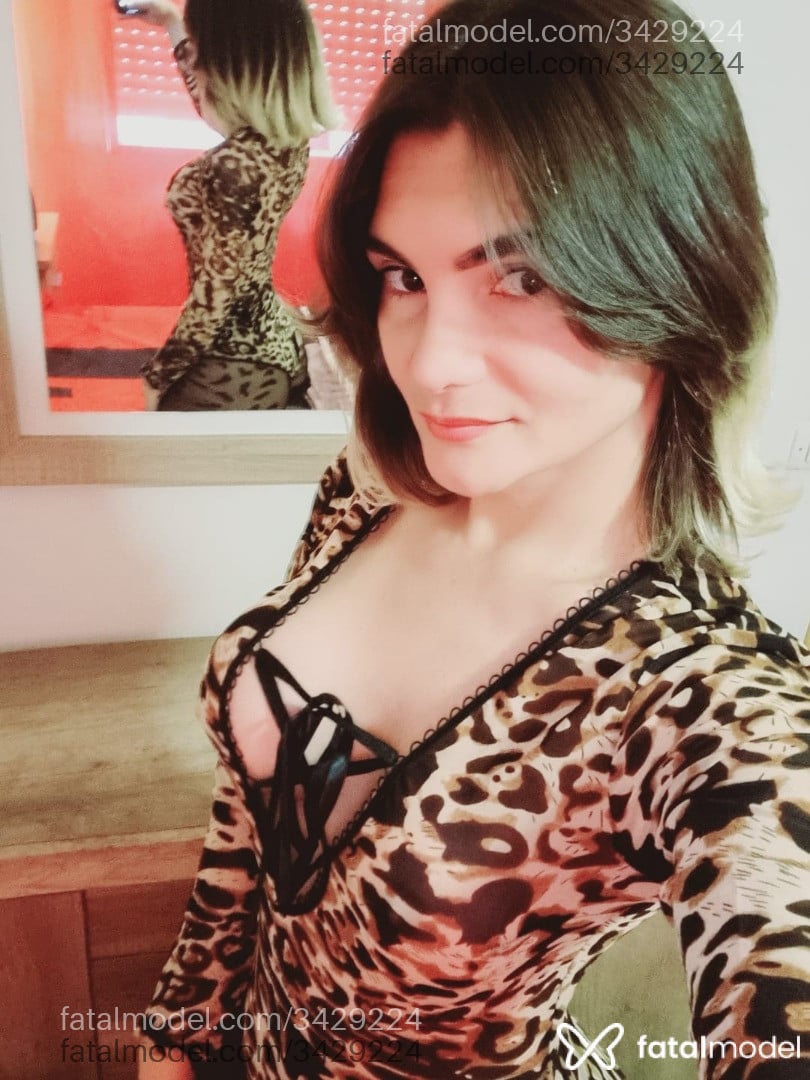 Acompanhante mulher trans com cabelo castanho de olhos castanhos em São Bernardo do Campo - Julia