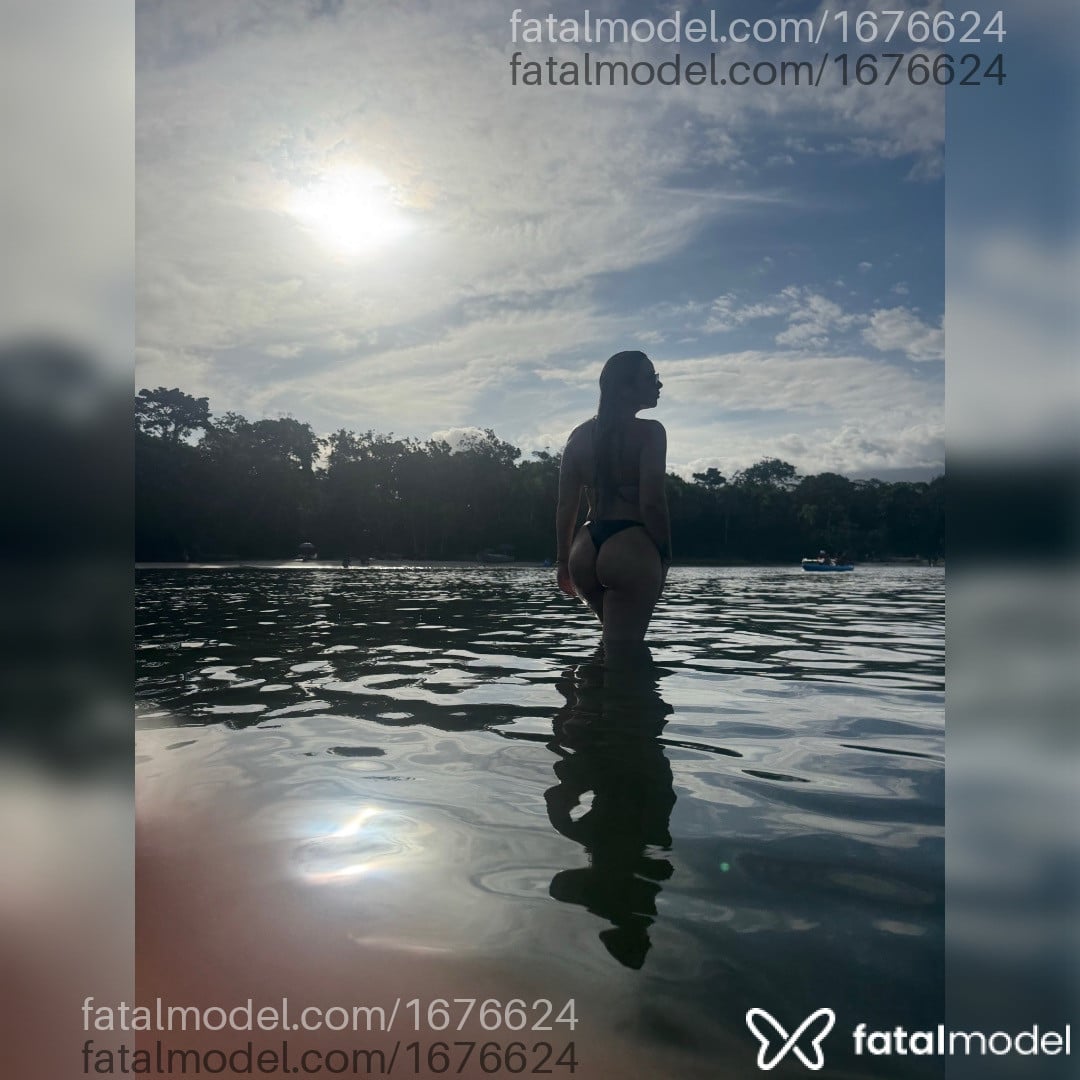Acompanhante mulher loira (o) de olhos castanhos em Campos do Jordão - Bia Pernambucana