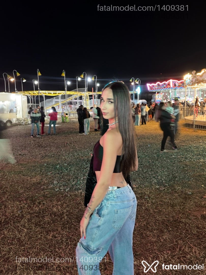 Acompanhante mulher trans com cabelo castanho de olhos castanhos - Lanah Frias