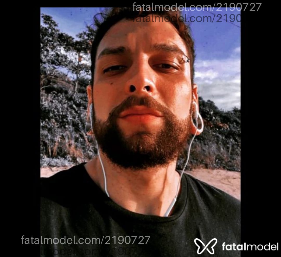 Acompanhante homem com cabelo castanho de olhos castanhos em Brasília - Julianogaucho