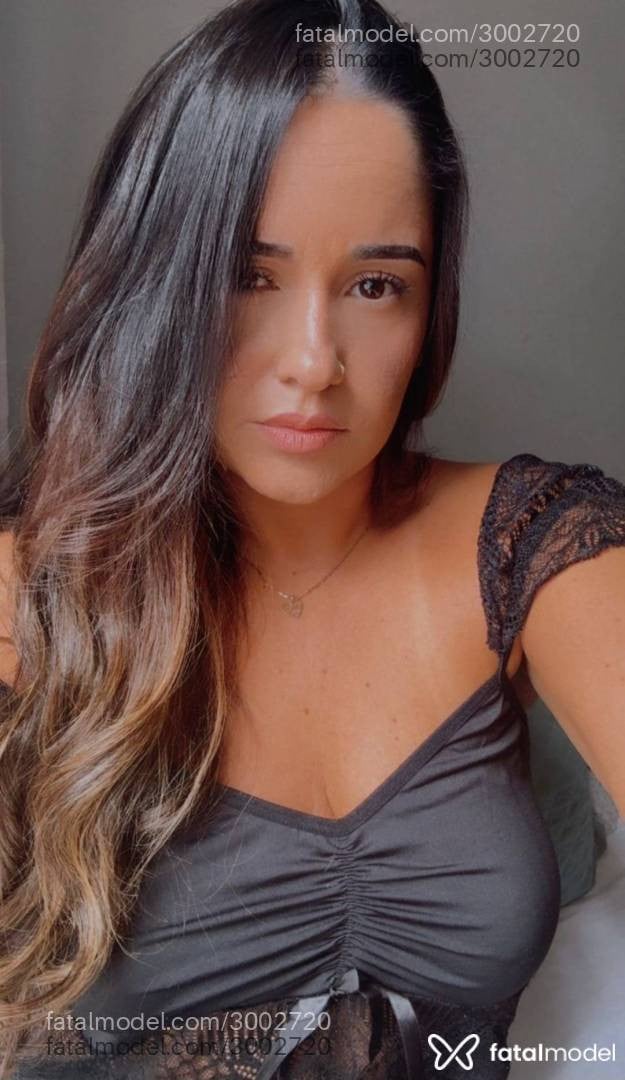 Acompanhante mulher com cabelo castanho de olhos castanhos - Lara Rubi