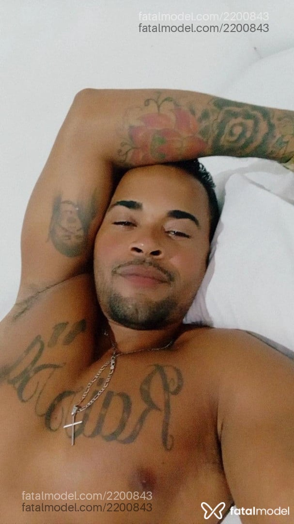 Acompanhante homem morena (o) de olhos castanhos em Porto Seguro Acompanhante homem morena (o) de olhos castanhos em Porto Seguro - Gustavo
