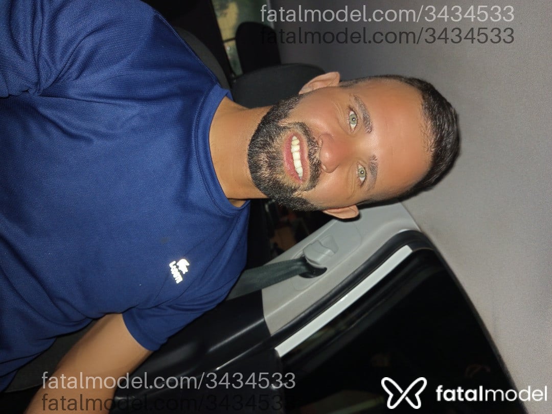 Acompanhante homem com cabelo castanho de olhos verdes em São Paulo - Hector