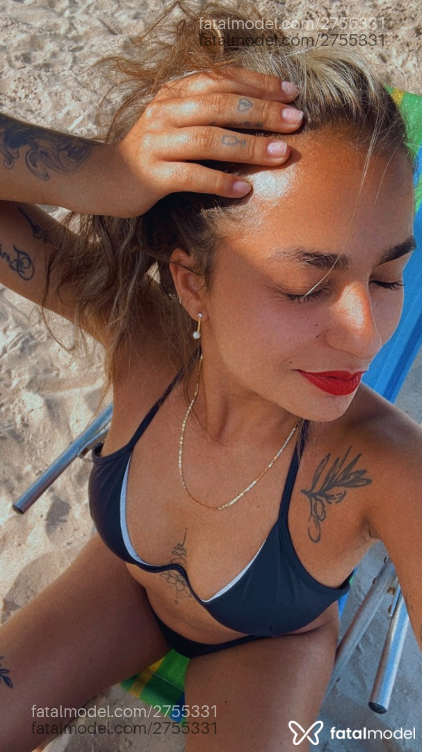 Acompanhante mulher loira (o) de olhos castanhos - Maitê Mendez