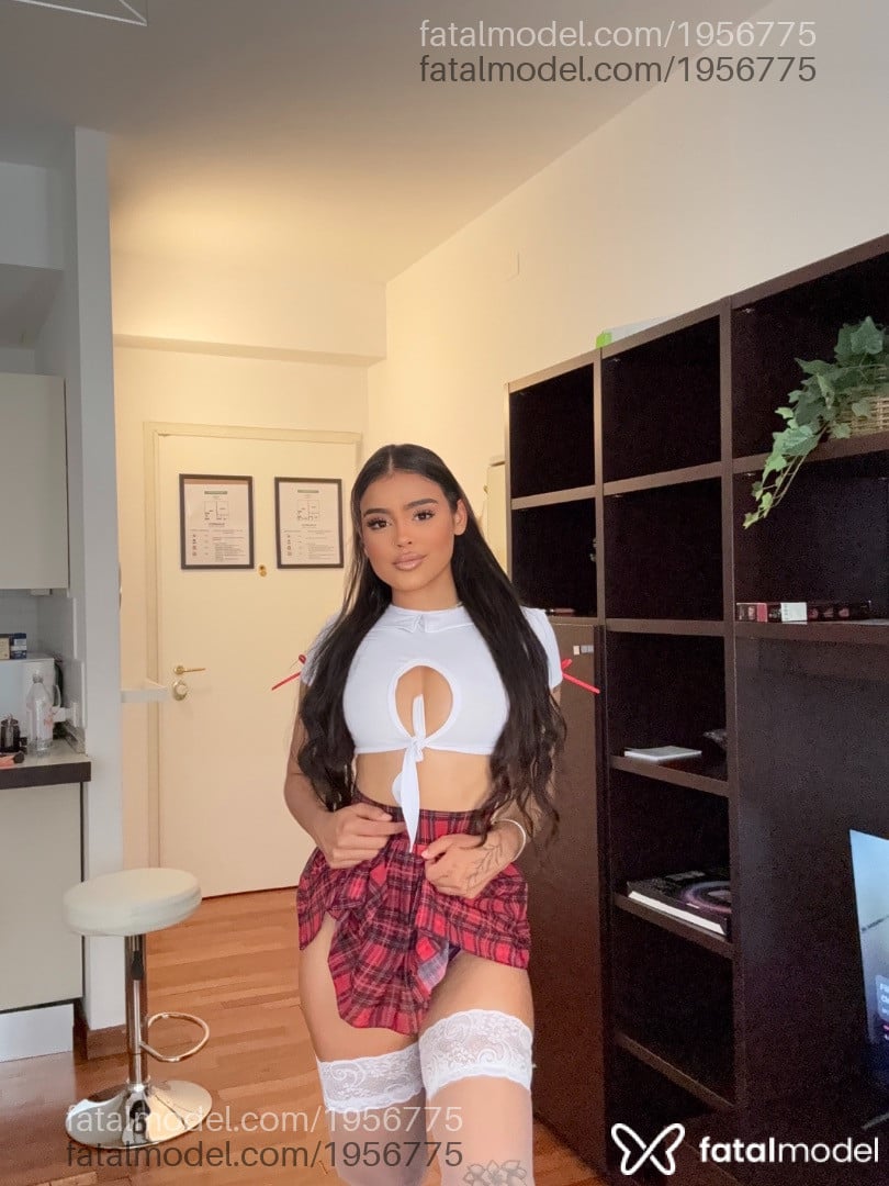 Acompanhante mulher morena (o) de olhos castanhos em Balneário Camboriú Acompanhante mulher morena (o) de olhos castanhos em Balneário Camboriú - Gabriela Ferraz