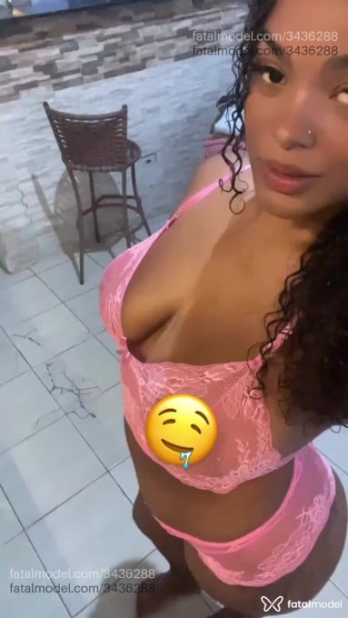 Acompanhante mulher morena (o) de olhos pretos em Campina Grande - Preta