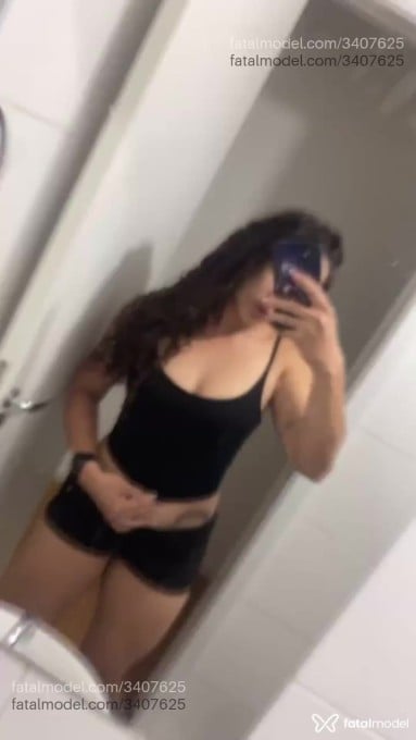 Acompanhante mulher com cabelo castanho de olhos castanhos - Luana Acompanhante mulher com cabelo castanho de olhos castanhos - Luana