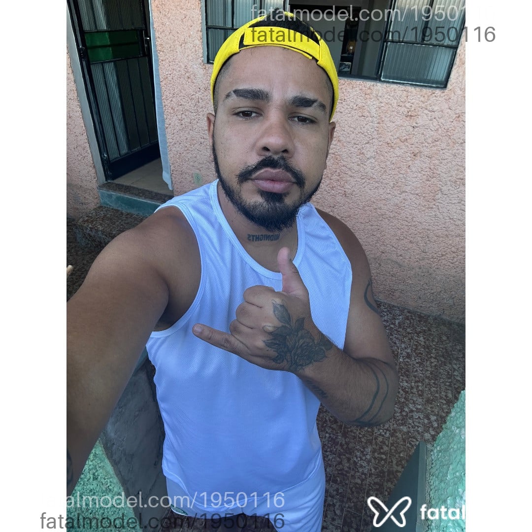 Acompanhante homem morena (o) de olhos pretos - Pedro