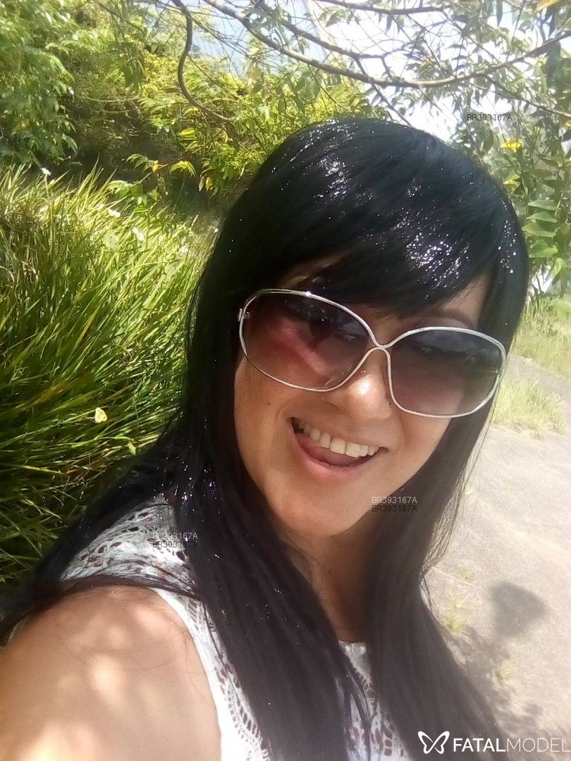 Acompanhante mulher com cabelo castanho de olhos castanhos em Gramado - Fênix