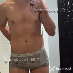 Acompanhante homem com cabelo castanho de olhos castanhos em Getúlio Vargas - Vádegv