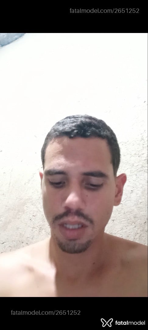 Acompanhante homem com cabelo grisalho de olhos castanhos em Cabo Frio - Cristyan