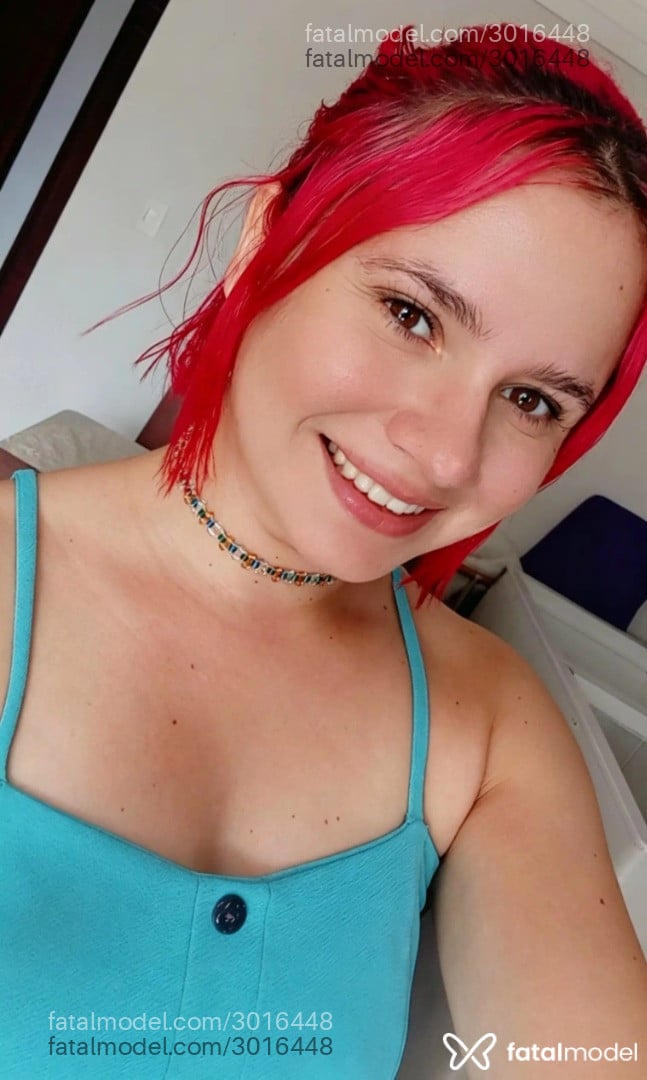 Acompanhante mulher loira (o) de olhos castanhos em Virtual - Catarina Velmont