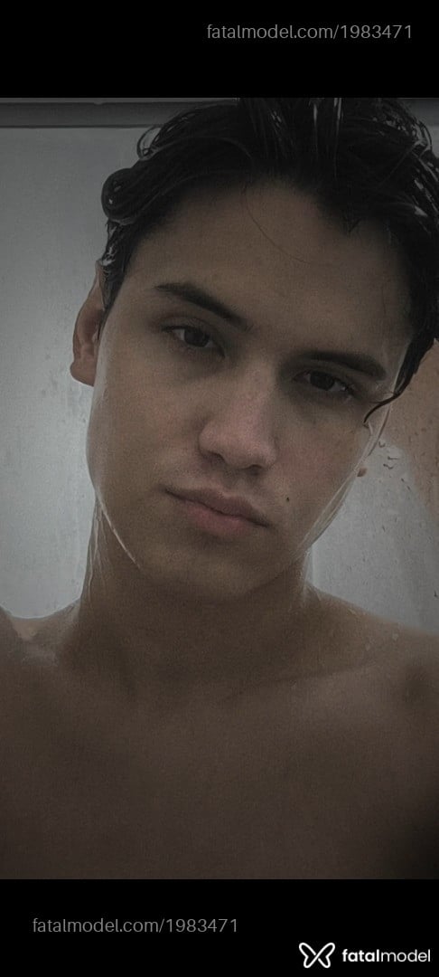 Acompanhante homem morena (o) de olhos castanhos - RICK