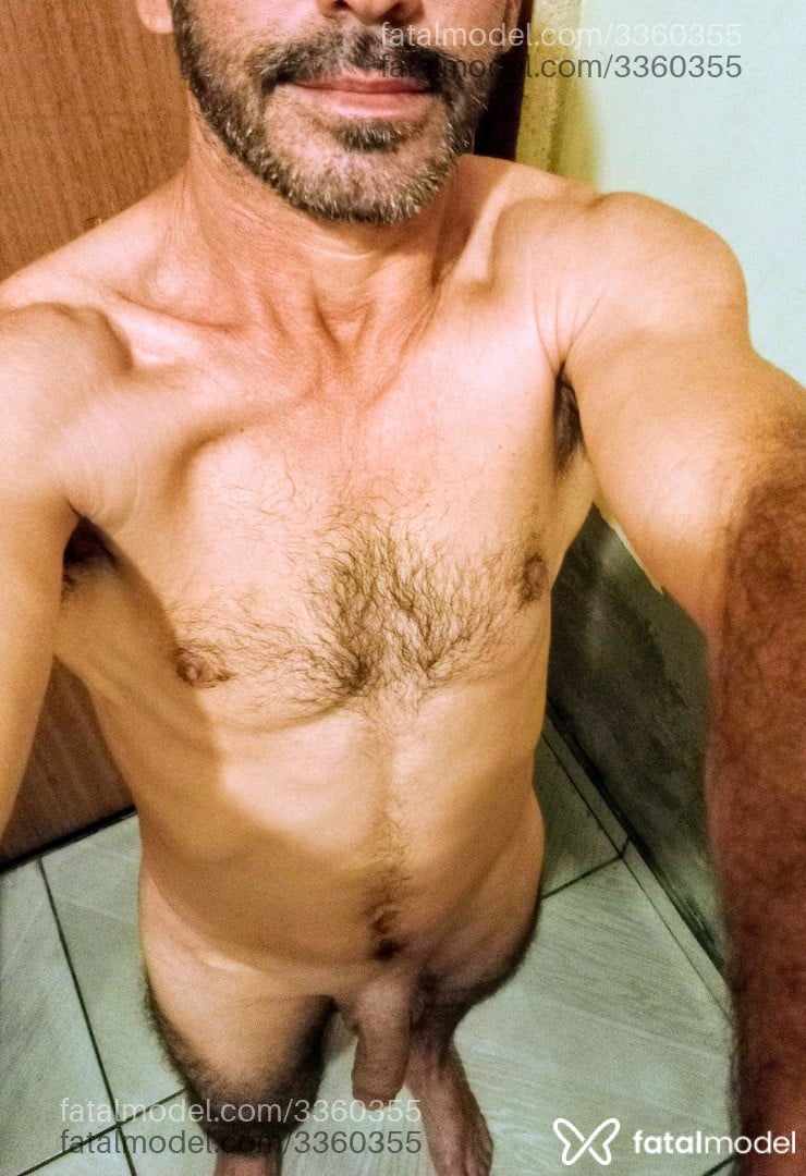 Acompanhante homem com cabelo castanho de olhos castanhos em Itajaí Acompanhante homem com cabelo castanho de olhos castanhos em Itajaí - Junior