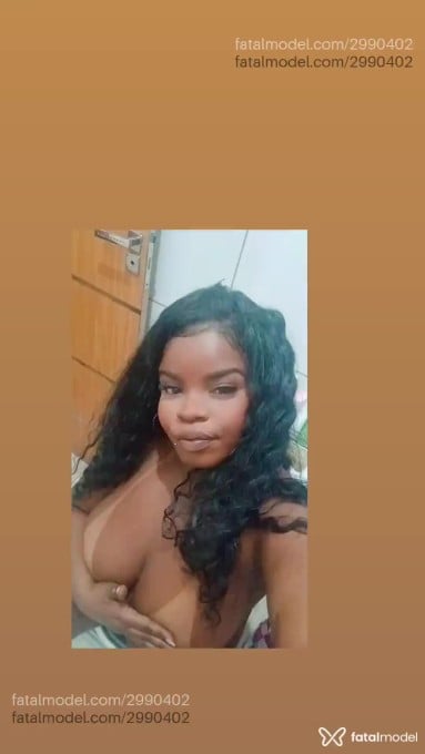 Acompanhante mulher com cabelo castanho de olhos castanhos - Isa