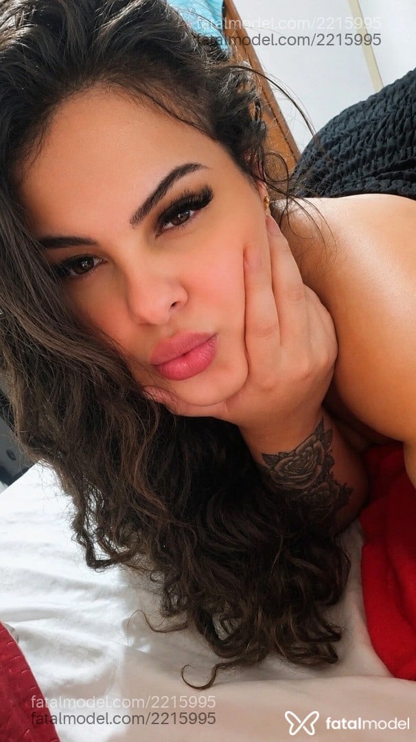 Acompanhante mulher com cabelo castanho de olhos pretos em Coronel Fabriciano Acompanhante mulher com cabelo castanho de olhos pretos em Coronel Fabriciano - Angel