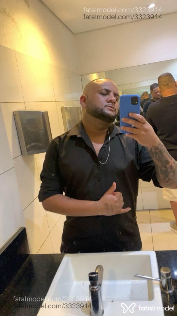 Acompanhante homem morena (o) de olhos mel em Recife Acompanhante homem morena (o) de olhos mel em Recife - Leandro