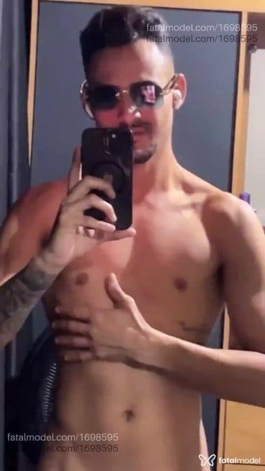 Acompanhante homem morena (o) de olhos castanhos em Montes Claros Acompanhante homem morena (o) de olhos castanhos em Montes Claros - Guilherme