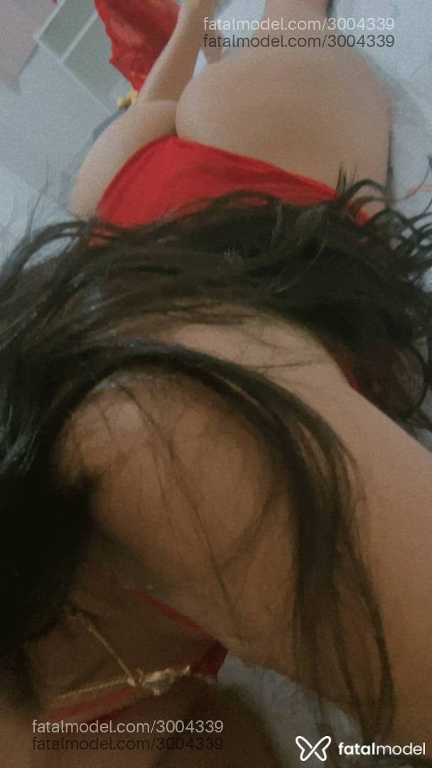 Acompanhante mulher morena (o) de olhos pretos - Melina Fontineli