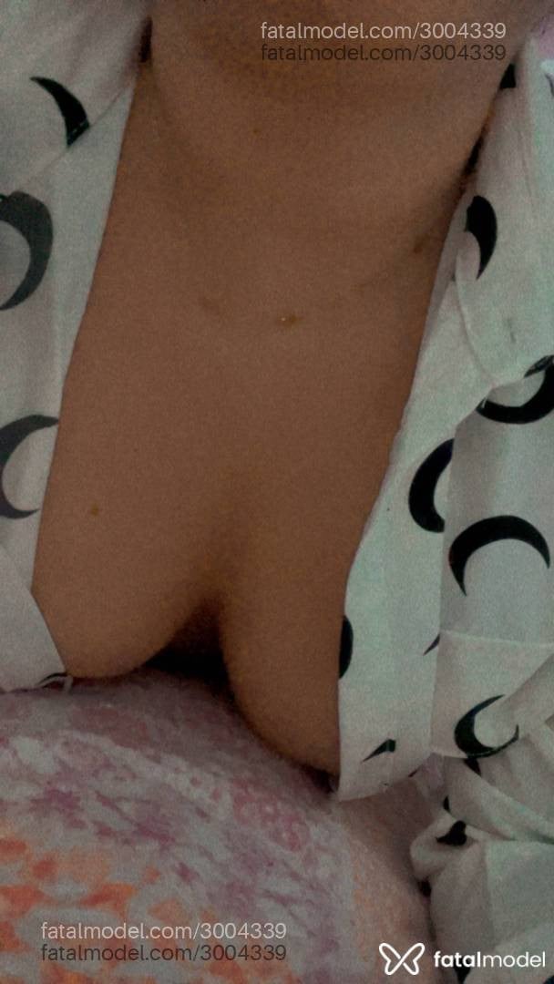 Acompanhante mulher morena (o) de olhos pretos - Melina