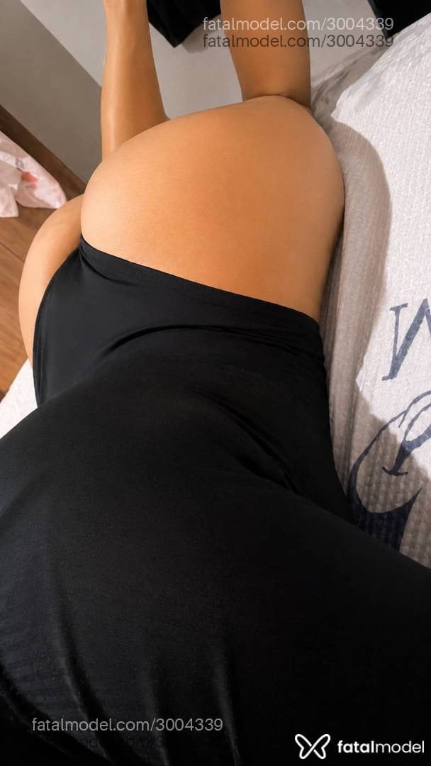 Acompanhante mulher morena (o) de olhos pretos - Melina